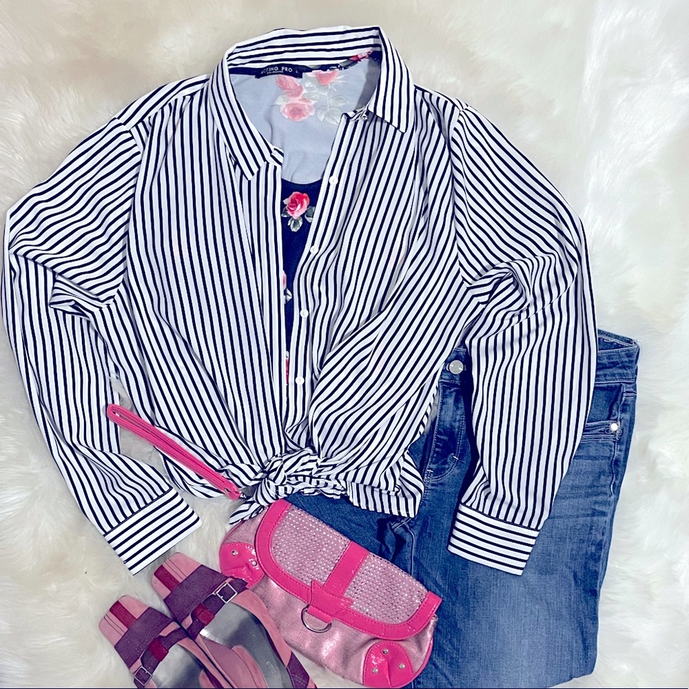🎁 Stripped Button-up Long Sleeved Blouse Navy/White